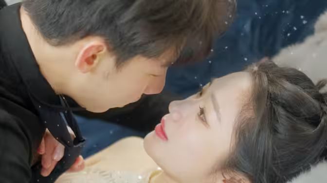 历总，夫人拒不离婚封面图