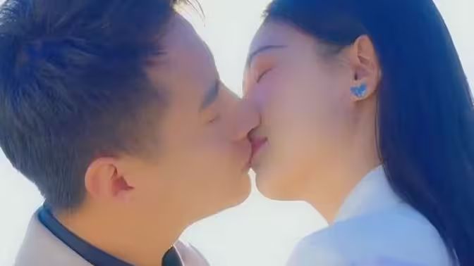 替闺蜜相亲总裁赖上我封面图