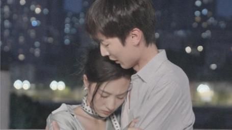 弃婚后，高冷女总裁攀我高枝封面图